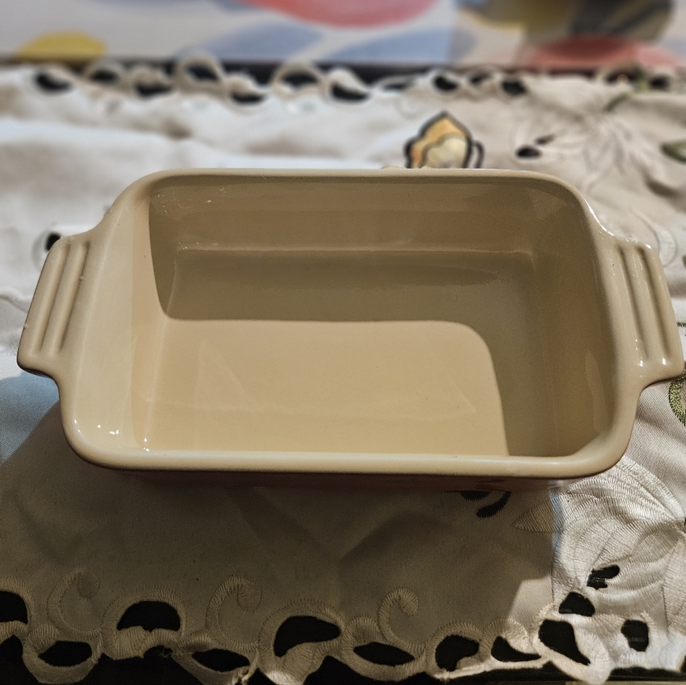 Le Creuset red Bakeware Essential small